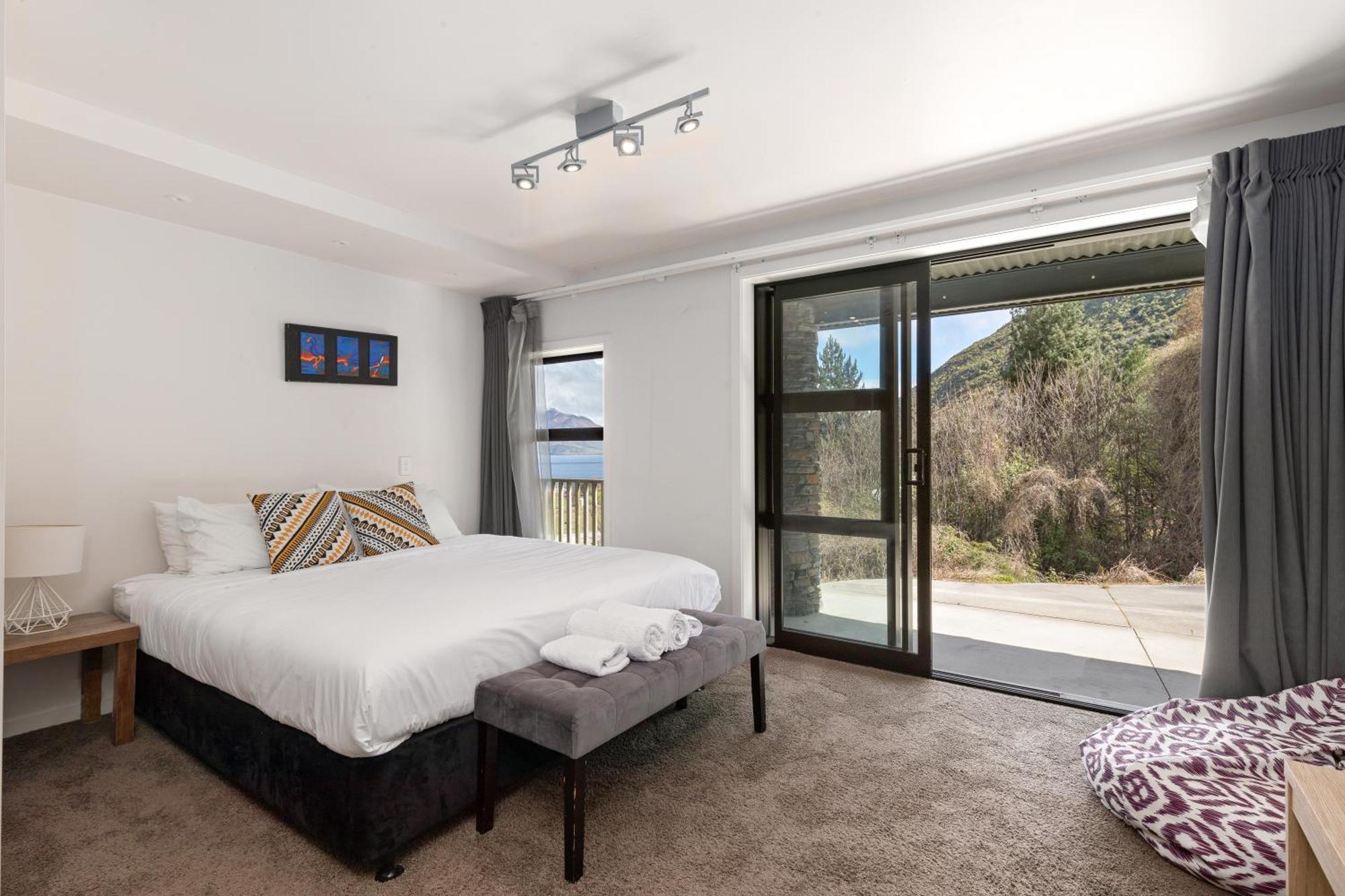 Closeburn Lakeview House *